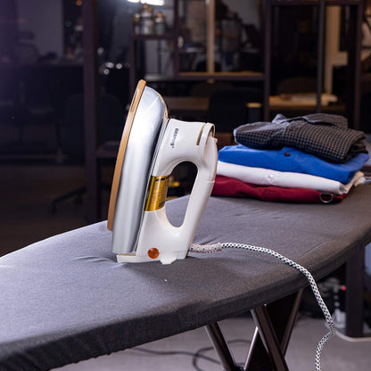 Geepas GDI-2771 Dry Iron