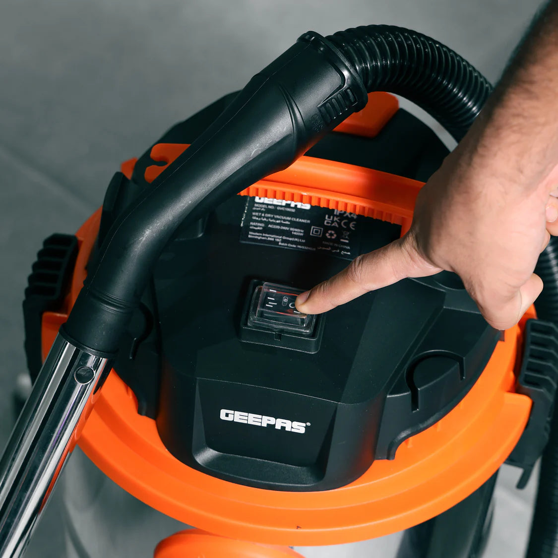 Geepas GVC19032 Vacuum Cleaner