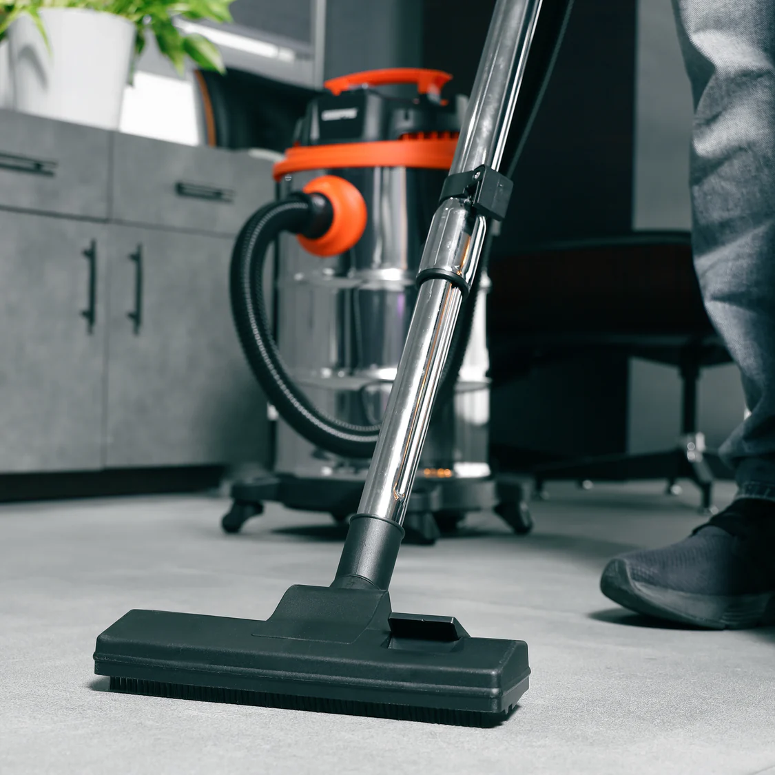 Geepas GVC19032 Vacuum Cleaner
