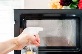 How to Clean Microwave Oven