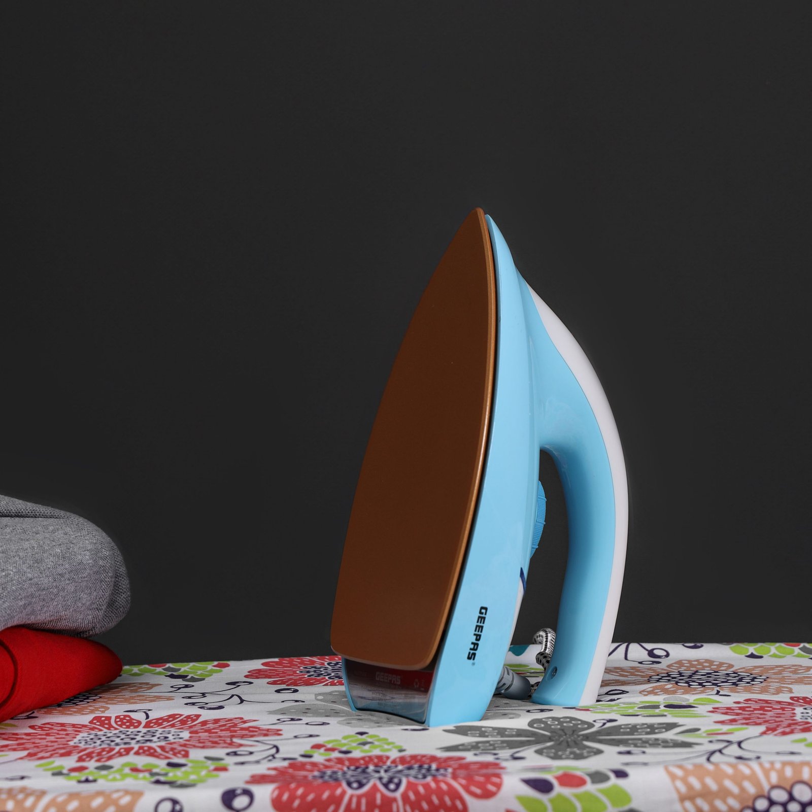 Geepas GDI23017 Dry Iron