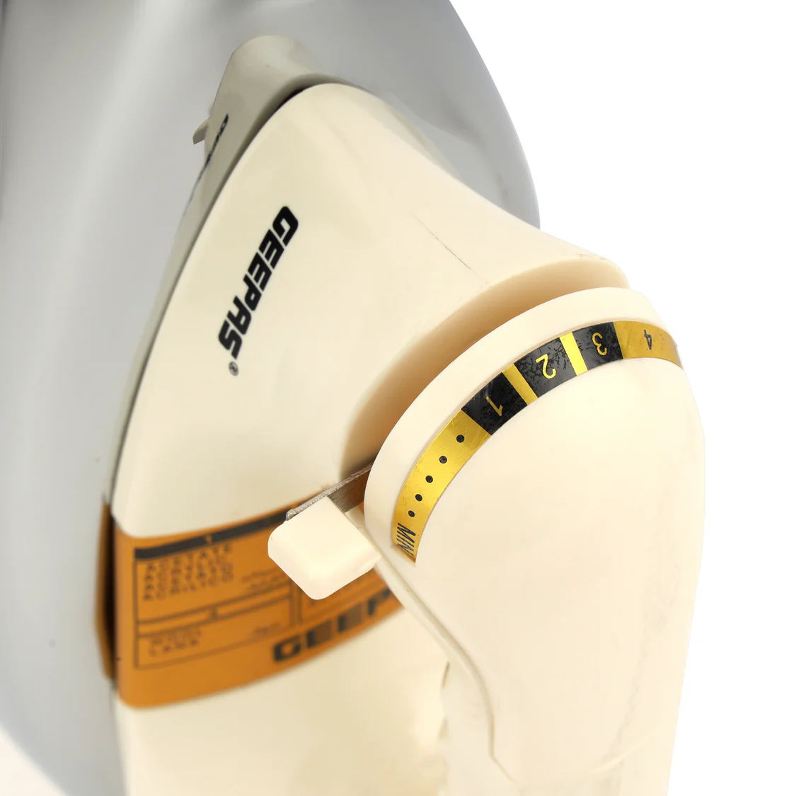 Geepas GDI2780 Automatic Dry Iron - Image 4